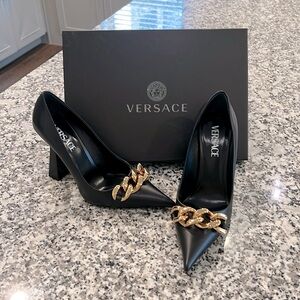 Versace black gold chain flared heel pumps - 38 / 7.5 - worn once!